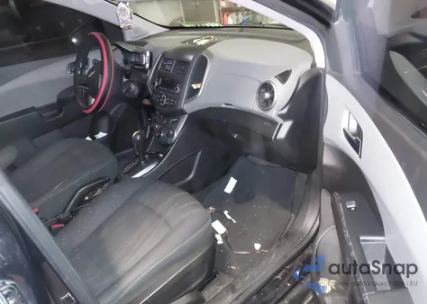 2015 Chevrolet Sonic Lt Auto z USA, uszkodzony, nr VIN 1G1JC6SH4F4195371